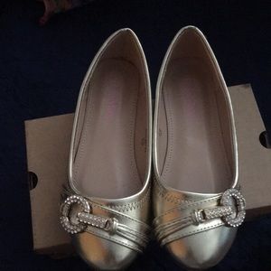 Girls gold shoes, size 13, worn once.